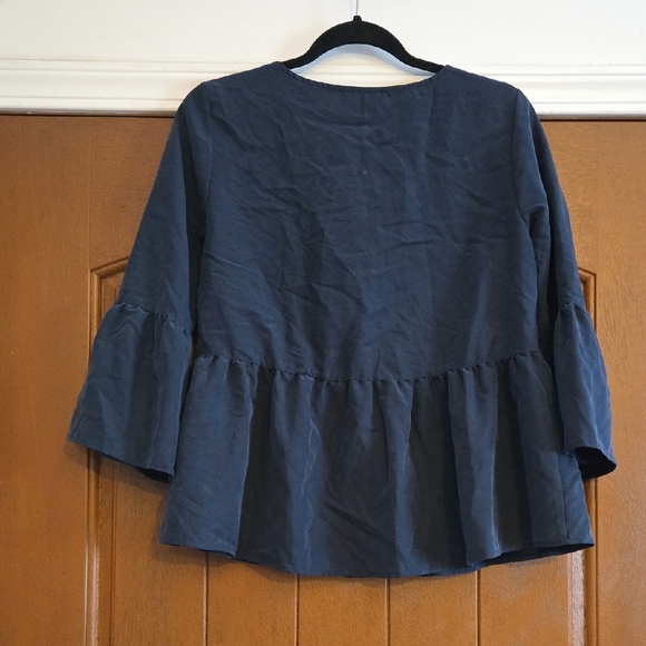 Everly Blue Peplum 3/4 Sleeve Blouse Size Medium - Picture 4 of 4